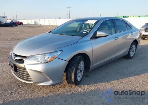 2017 Toyota Camry Le z USA, uszkodzony, nr VIN 4T1BF1FK2HU663186